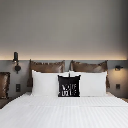 Moxy Hotel 3*