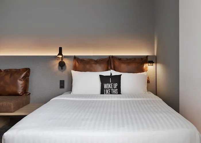 Otel Moxy Düsseldorf