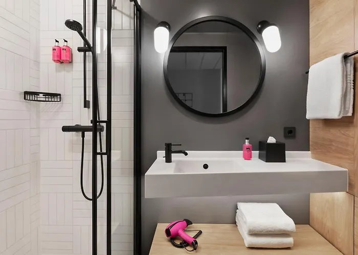 Otel Moxy Düsseldorf