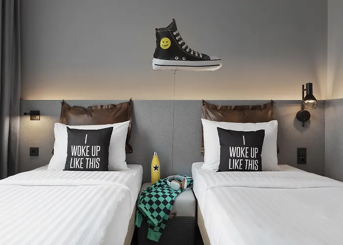 Otel Moxy Düsseldorf