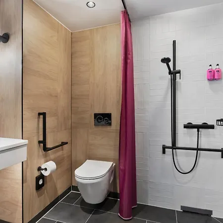 Moxy 3* Ντίσελντορφ
