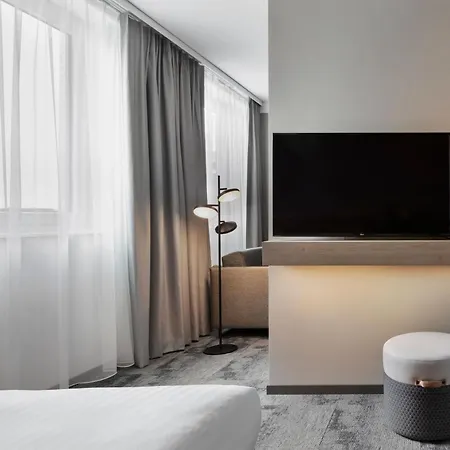 Moxy Hotel 3*