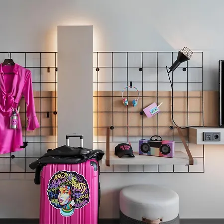 Hotel Moxy 3*