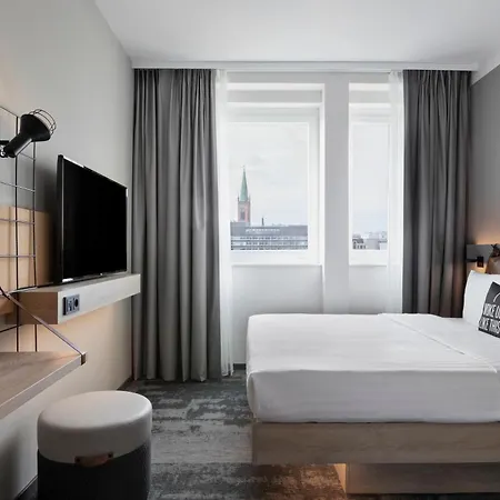 Hotel Moxy 3*
