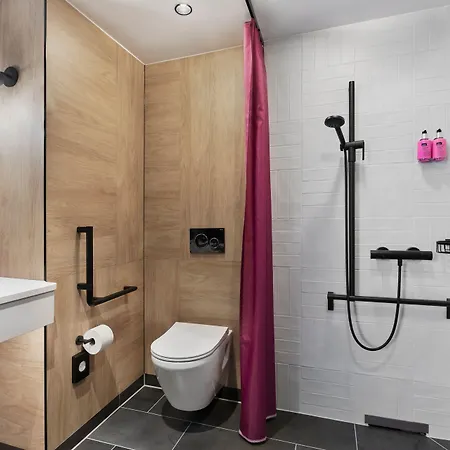 Moxy Hotel Dusseldorf