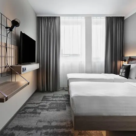 Hotel Moxy 3*