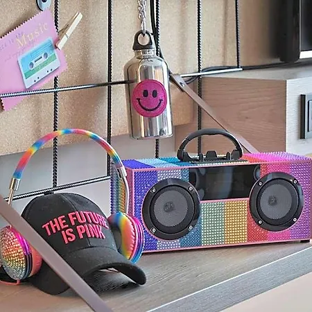 Moxy 3*