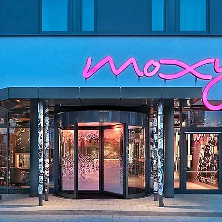 Moxy ホテル デュッセルドルフ