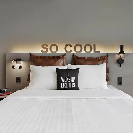 Moxy Hotel 3*