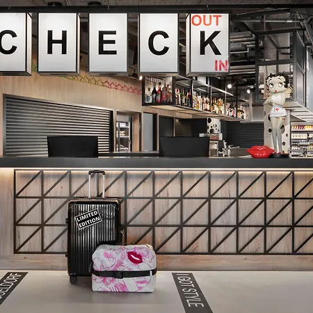 Hotel Moxy