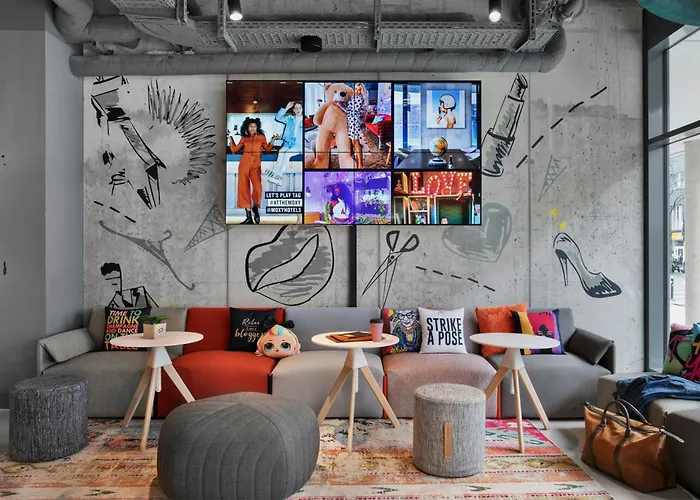 Moxy 3*