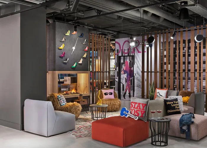 Moxy 3*