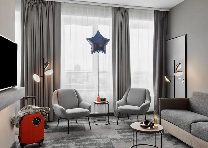 Moxy 3*