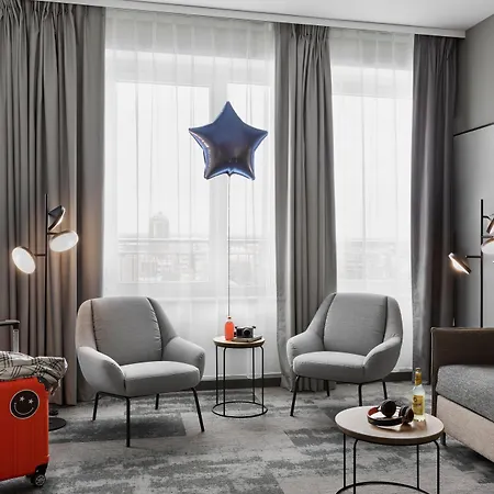 Moxy 3*